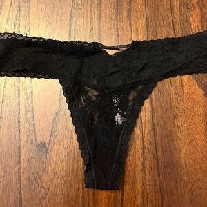 NWOT Victoria’s Secret Black Lace Thong Size M